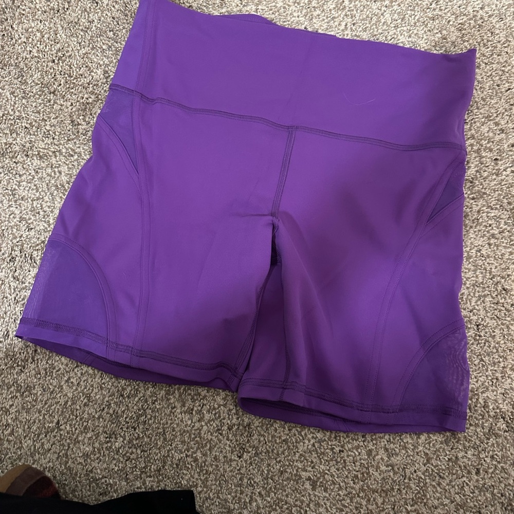 NWT size 10 Lululemon Wunder Train Mesh Panel HR Short 6"